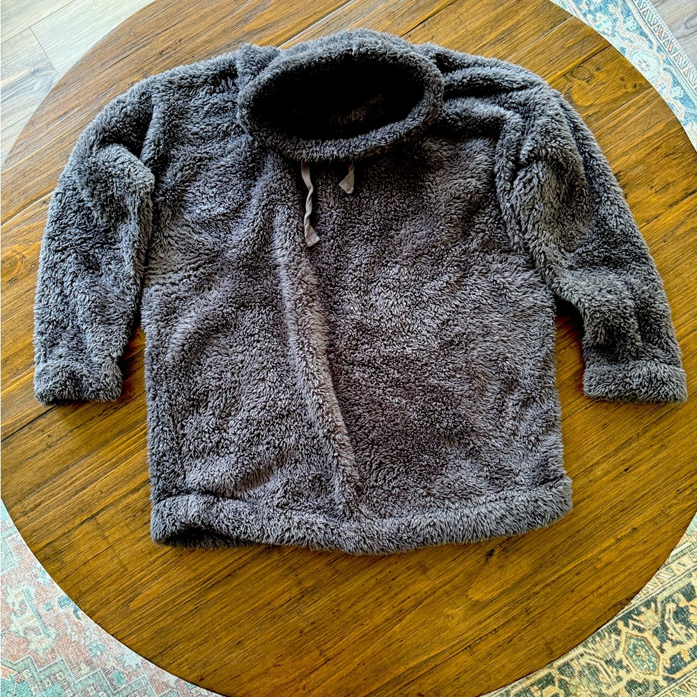 Women’s gray old navy fuzzy sweater medium